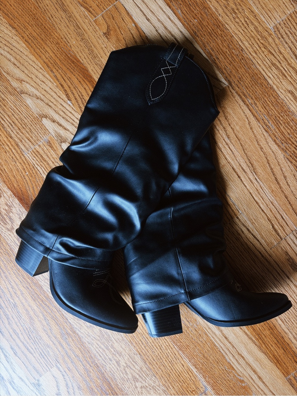 Women's Black Slouchy Mid-Heel Boots - Classic Western-Inspired Style